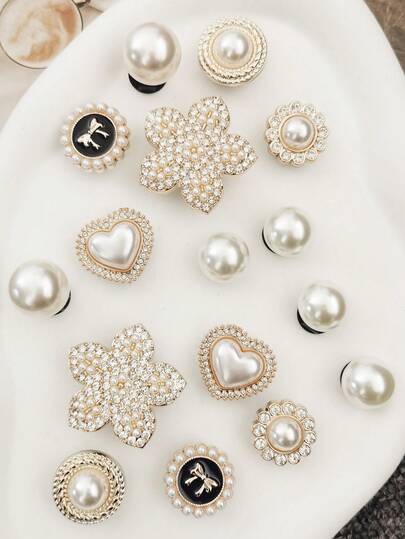 16 Parça Barok Parıltılı Taşlı Çiçek Reçine Ayakkabı Süsü Kendin Yap Aksesuarları Lüks Altın Kalp Terlik Ayakkabı Tokası Süslemeleri Çıkarılabilir Yapay İnci Ayakkabı Klipsi Süsleri Kadın Balon Terlik Sandalet Bahçe Ayakkabısı Plaj Çantası Dekorasyonu Noel Cadılar Bayramı Doğum Günü Festival Parti Hediyeleri