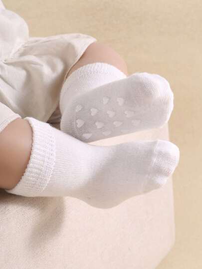 20/10/5/1 Double Random Baby Heart-Shaped Non-Slip Silicone Dot Mid-Length Socks. The Large-Area Silicone Dot Design Can Better Assist Babies In Learning To Walk. The Medium-Length Sock Style Is Not Easy To Fall Off. The Color System Is Suitable For Both Baby Boys And Baby Girls, And Is Suitable For All Seasons. Toddler Long Tube Socks With Grip, Baby Floor Socks, Suitable For Parties And As Gifts.