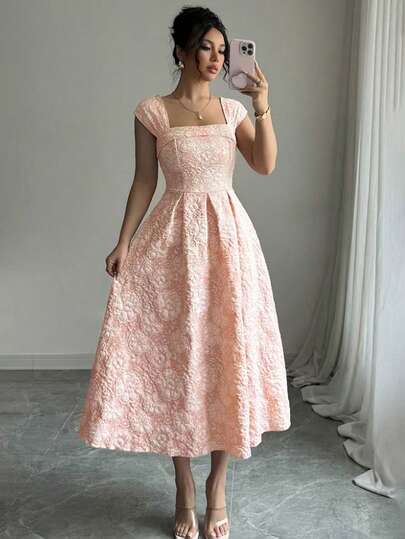 优雅无袖方领中长连衣裙，粉色花卉压纹无弹力梭织面料，A字长款