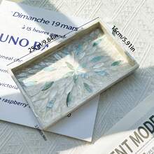 1 chiếc khay trang trí khảm vỏ sò kiểu INS, hình vuông ghép nhiều màu sắc, khảm thủ công. Thích hợp để trang trí bàn cà phê phòng khách, bàn ăn và đựng đồ dùng hàng ngày. Cũng có thể dùng làm quà tặng ngày lễ và trang trí bàn tiệc. Thích hợp để đựng đồ dùng cá nhân, đồ dùng du lịch, đồ dùng học tập, trang trí phòng. - Nhiều màu - Xem 23