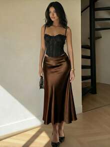 女士春季缎面优雅休闲半身裙，兼具优雅与舒适，适合日常百搭穿着，也适合情人节和约会之夜。 - 棕色 - 查看 5