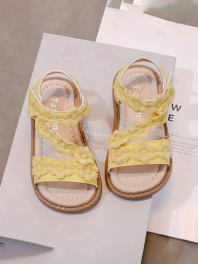 1 Pair Girls Lace Trim Sandals, Soft Sole Non-Slip Princess Style Fashionable Hook And Loop Closure Sandals