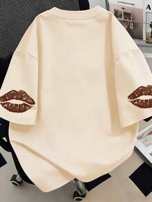 大码女式圆领嘴唇字母印花T恤，适合夏季度假、新年礼物、情人节礼物、日常穿着、外出、节日、海滩、派对、生日、聚会、学校、音乐节、度假、通勤、健身、婚礼、休闲外套等场合。 - 杏色 - 查看 2