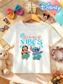 [Disney Authorized] Front: Lilo And Stitch Hula Dancing With Text "SUMMER VIBES" Back: Lilo And Stitch Multi-Panel Collage With Heart, Bow, Ice Cream Elements And Text "BEST FRIENDS FOREVER" "BESTIE" Double-Sided Print Pattern Girls' T-Shirt - Children's Clothing Design Short-Sleeve Casual Cute Style Comfortable And Relaxed Suitable For Boys And Girls, Perfect For Parties And Play Machine Washable Gift Children's Clothing Girls' Short-Sleeve Shirt - trắng - Xem 2