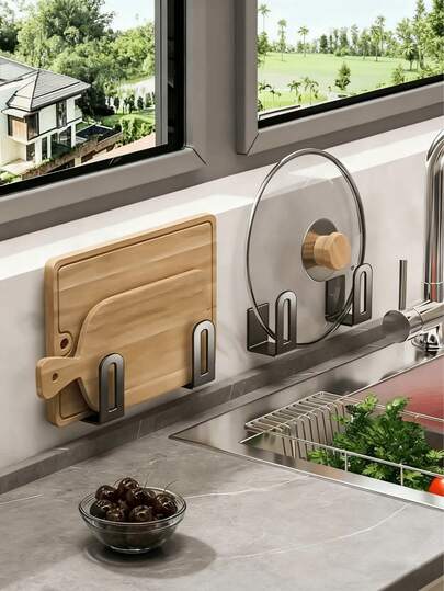2/4 pièces Support mural sans perçage pour couvercles de casserole | Matériau en acier au carbone, support universel pour couvercles de casserole + support de rangement pour planche à découper + support pour ustensiles de cuisine / Support de rangement pour couvercles sans perçage, convient pour des couvercles de casserole de 6 à 13,5 pouces, veuillez vous référer au guide d'installation / Support de rangement pour routeur + support de prise de courant | Support de rangement multifonctionnel pour la maison WiFi, support pour boîtier TV/modem fibre optique | Support pour couvercles de casserole + support de rangement pour planche à découper +