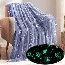 1 件法兰绒夜光毯，蓝色飞船图案，柔软可爱，可作床上用品/沙发毯/户外毯，生日礼物佳选 - 彩色 - 查看 3