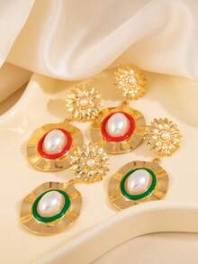 一对轻奢百搭花朵撞色耳环，镀金锤纹+撞色珍珠+纹理质感，女士日常佩戴耳环 - 金色 - 查看 3