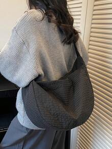 Japanese Style Crescent Moon Shaped Large Capacity Niche Retro Nylon Crossbody Bag, Casual Commuter Wide Strap Dumpling Bag, Student Plaid Shoulder Bag - Black - View 4