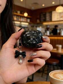 1pc Black Shell Texture IMD Earphone Soft Case, Compatible With AirPods 1/2, Pods2/Pods3/Pods Pro/Pods Pro2, Paired With Black Bow, Small Pearl, Heart-Shaped Handmade Pendant - Black - View 7