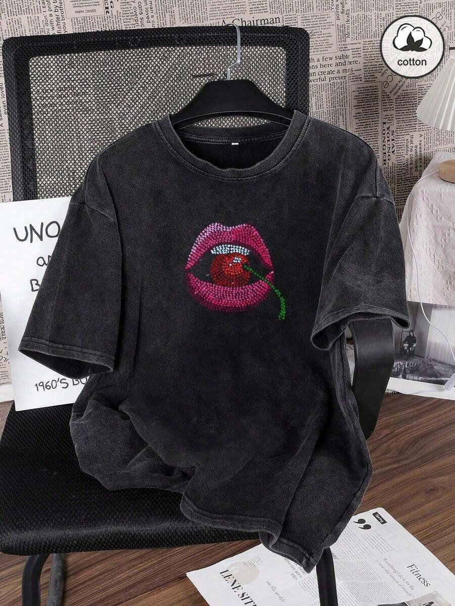 2026 Summer TopsEs Trus Cotton, Summer Women's Fun Printed Hip-Hop "Pink Lips Cherry" Personalized Pattern Printed Street , Korean Version Comfortable Retro Fashion Commuting Versatile Y2k Clothing Women's Clothing, Suitable For Door Leisure, Regular Niche Punk Style Black Well Fitting Round Neck Short Sleeved Washed T-ShirtLoose And Comfortableshirts - 黑色 - 查看 1