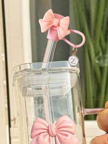 一套包含草帽和杯套，草帽采用可爱的蝴蝶结设计，印有A-Z字母（不含Q/U/X），配有可重复使用的硅胶防尘杯套和吸管塞，是厨房/圣诞礼物的理想之选。 - 彩色 - 查看 8