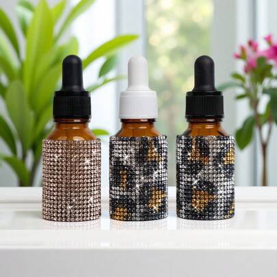 1个奢华优雅的棕色琥珀玻璃滴管瓶，15毫升，适用于精油/香水/乳液/精华液，闪亮的手工镶嵌钻石可重复灌装玻璃瓶，液体储存瓶，护肤品和化妆品样品瓶，螺旋盖防漏设计，旅行装，适合日常使用，女性自我护理，礼品，梳妆台装饰，返校季，节日