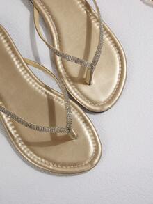 Sandalias minimalistas de punta redonda con diamante de imitación, diseño versátil y cómodo adecuado para la playa y los viajes - Dorado - Ver 5