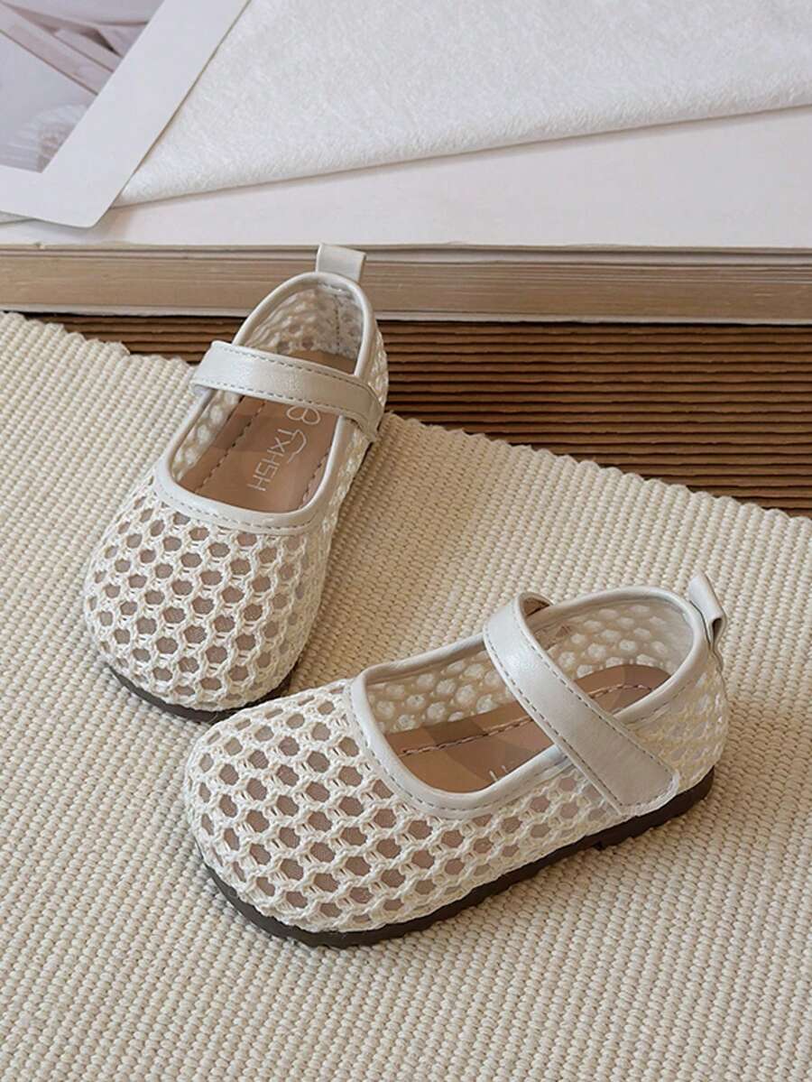 1 Pair Girls' Spring New Hollow Breathable Mary Jane Flat Shoes, Suitable For Daily Wear In Spring And Summer
