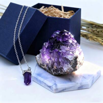 天然紫水晶簇及项链套装 - 紫水晶晶洞石搭配紫水晶吊坠，适合珠宝制作，是馈赠亲友的完美礼物，节日礼物，情人节礼物