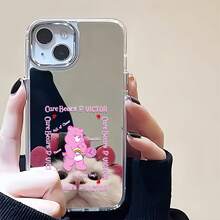 Funda para teléfono con espejo de los Osos Cariñositos, un alegre jugador de tenis. También funciona como espejo y es compatible con  17,  16 Pro Max,  15 Pro Max,  13 y  12. Fabricada en TPU resistente para mayor protección contra golpes y caídas. Regalo perfecto para familiares, amigos, celebraciones navideñas, parejas y ocasiones especiales como Navidad, citas o cumpleaños. - Plateado - Ver 3