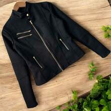 Chamarra tipo ajustada para mujer con cremallera central y bolsillos con cierres a los costados - Negro - Ver 11