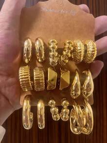 Juego de 3-9 pares de pendientes vintage con baño de oro, 9 estilos para mezclar y combinar, adecuado para ir al trabajo o a una fiesta, el brillo del metal de alta gama realza el resplandor de la piel, aros en forma de C, texturas, diseños geométricos, cubriendo todos los elementos, accesorio de joyería esencial para mujeres - Dorado - Ver 2