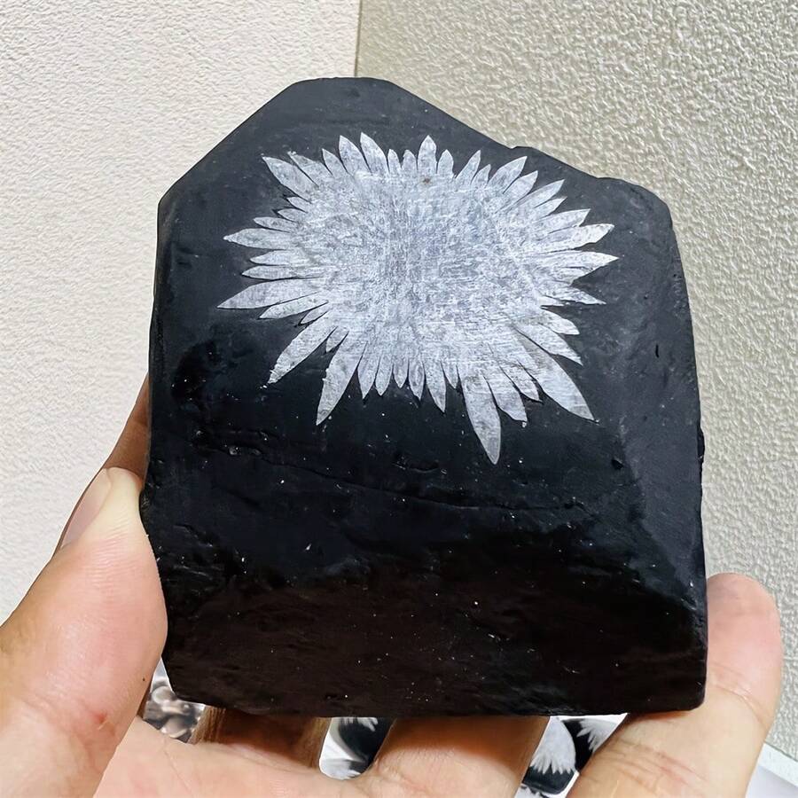 1 High-Quality Natural Chrysanthemum Stone Ornament Handmade With Natural Chrysanthemum Stone Pattern
