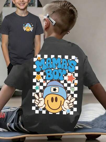 Tween Boy Plaid Element "Mama's Boy" Cute Letter Print T-Shirt, Suitable For Boys' Daily Wear, Streetwear, Campus Wear, Event Wear, Parent-Child Gathering, Fashionable Summer Top For Boys