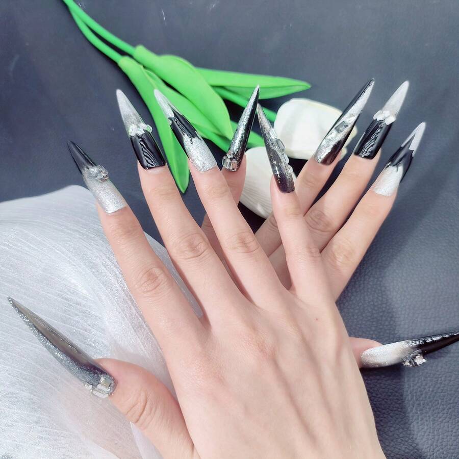 Black & Silver 2026 Handmade Press On Nails, Extra Long Stiletto Fake Nails With Glitter Finish, Removable Reusable Stylish Edgy Nail - Black & Silver - View 1