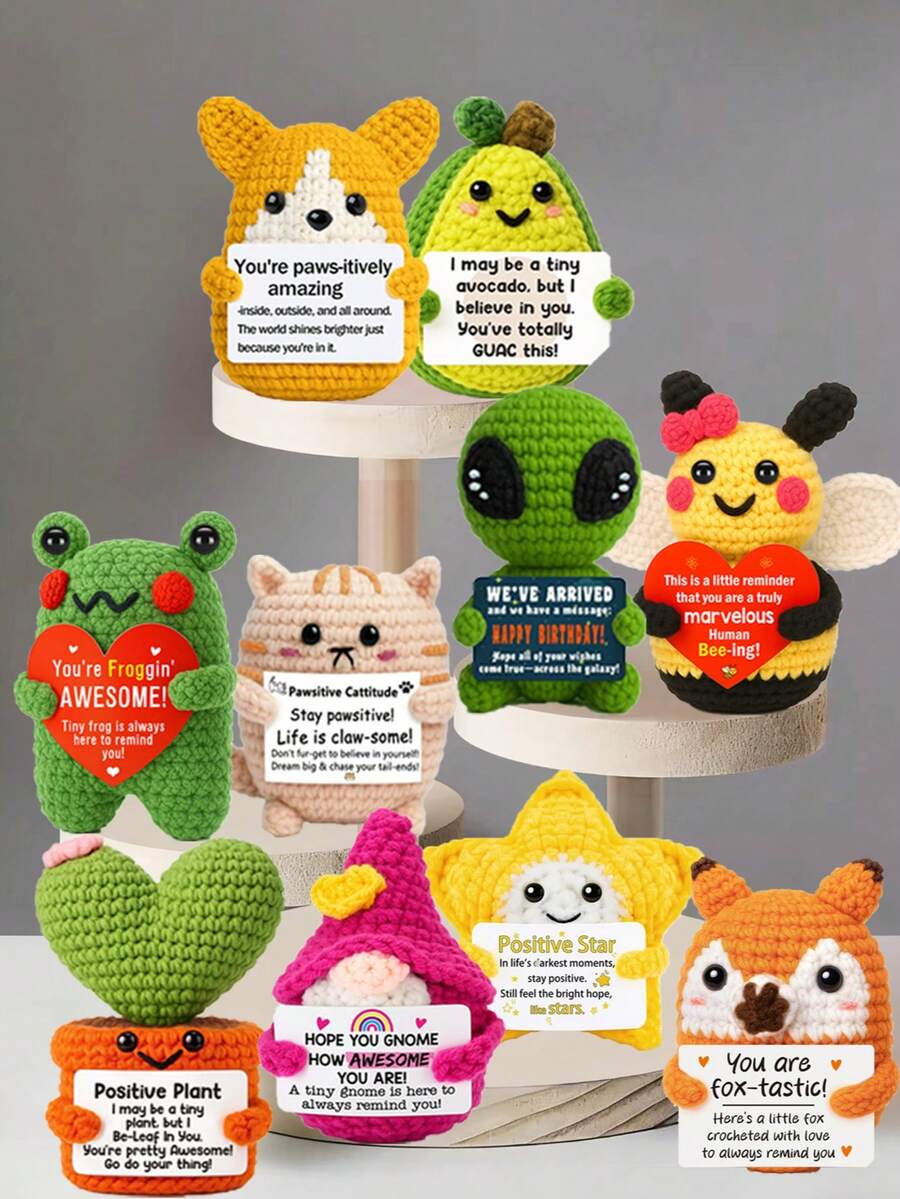 1 Stück handgefertigte gehäkelte Dekorationsfigur für den Schreibtisch, süße Cartoon-Tier- und Pflanzenformen, ideal als Geburtstagsgeschenk/Freundschaftsgeschenk für beste Freundin, Schwester, Mutter, Großmutter, Kollegin, Familie, ihn/sie, Unterstützung positiver Emotionen, kreative Party-/Thanksgiving-/Valentinstag-Dekoration, Kinderkuscheltier, Zimmer-/Schreibtisch-Ornament, kleine Erinnerungsstücke - Verschiedenfarbig - Übersicht 1