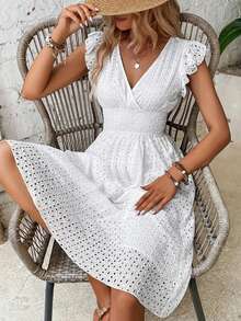 Women's White V-Neck Dress - Jacquard Hollow Ruffled Waist Cinched, French Gentle Style Summer Slim A-Line Midi Dress - trắng - Xem 3