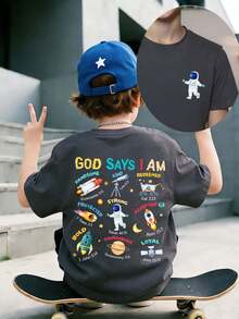 Camiseta gráfica para niño preadolescente "Dios dice que soy...", adecuada para la calle, el campus, eventos, uso diario, top de verano de moda para niños - Gris Oscuro - Ver 3