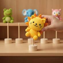 2 Giá đỡ trưng bày móc len mang thông điệp tích cực, đế gỗ điều chỉnh được cho búp bê móc len, giá đỡ trưng bày theo bộ, giá đỡ trang trí cho búp bê móc len thể hiện cảm xúc/Rùa móc len mang thông điệp tích cực/Khoai tây móc len mang thông điệp tích cực/Dưa chua móc len mang thông điệp tích cực - Màu gỗ (2 cái) - Xem 4