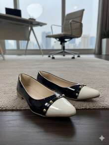 Sapatilha feminina  Verniz Preto e Branco com Detalhes Dourados – Estilo Clássico e Confortavel para o Ambiente de Trabalho - Preto e Branco - Visão 1