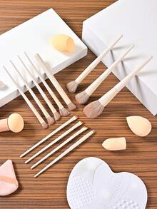 31件套专业化妆刷套装，包含柔软刷毛的化妆工具，包括化妆海绵、粉扑、硅胶化妆刷清洁垫、粉底刷、眼影刷、晕染刷和眉刷。 - 杏色 - 查看 2