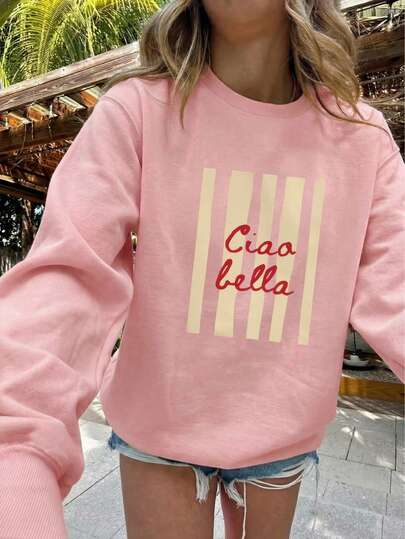 Ciao Bella 意大利浪漫标语卫衣，浅粉色，温柔风格，青春时尚小众设计，大码针织卫衣，圆领长袖，罗纹针织细节，冬季内衬，女士套头衫，大码卫衣，大码女装，秋冬季，舒适宽松版型，秋冬季大码服装，日常穿着