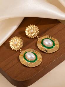 一对轻奢百搭花朵撞色耳环，镀金锤纹+撞色珍珠+纹理质感，女士日常佩戴耳环 - 金色 - 查看 8