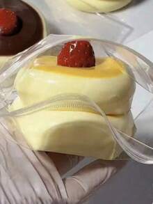 随机草莓蓝莓冰淇淋蛋糕造型挤压玩具，减压玩具，返校用品，冬季用品，感恩节，圣诞节，沙特国庆日，生日，节日，新年，情人节，送给男友/女友的礼物，成人适用 - 彩色 - 查看 3