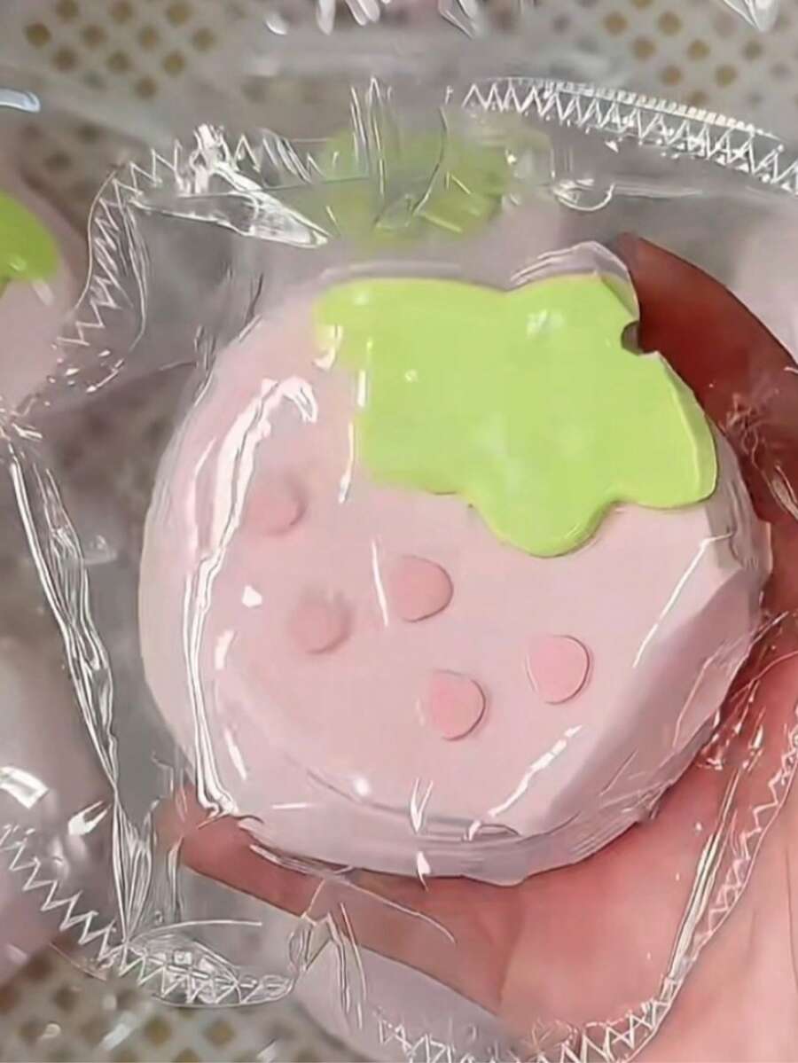 1个草莓奶油捏捏乐玩具 - 解压玩具 - 柔软Q弹玩具 - 捏捏乐玩具 - 指尖玩具 - 史迪奇玩具 - 旅行玩具 - 课堂指尖玩具 - 迷你洗澡玩具 - 圣诞文具减压球，生日礼物，完美礼物，复活节礼物，圣诞节礼物，万圣节礼物，平安夜礼物