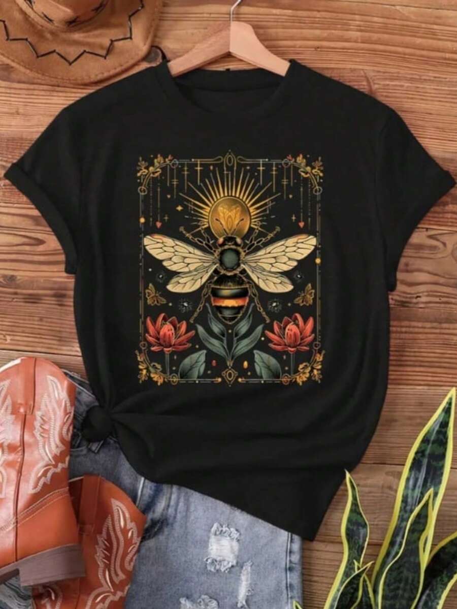 Camiseta Feminina Premium 100% Algodão Confortável Estilosa Sofisticada Modelo: Abelha Plantas- Novidade Promoção Especial - Preto - Visão 1