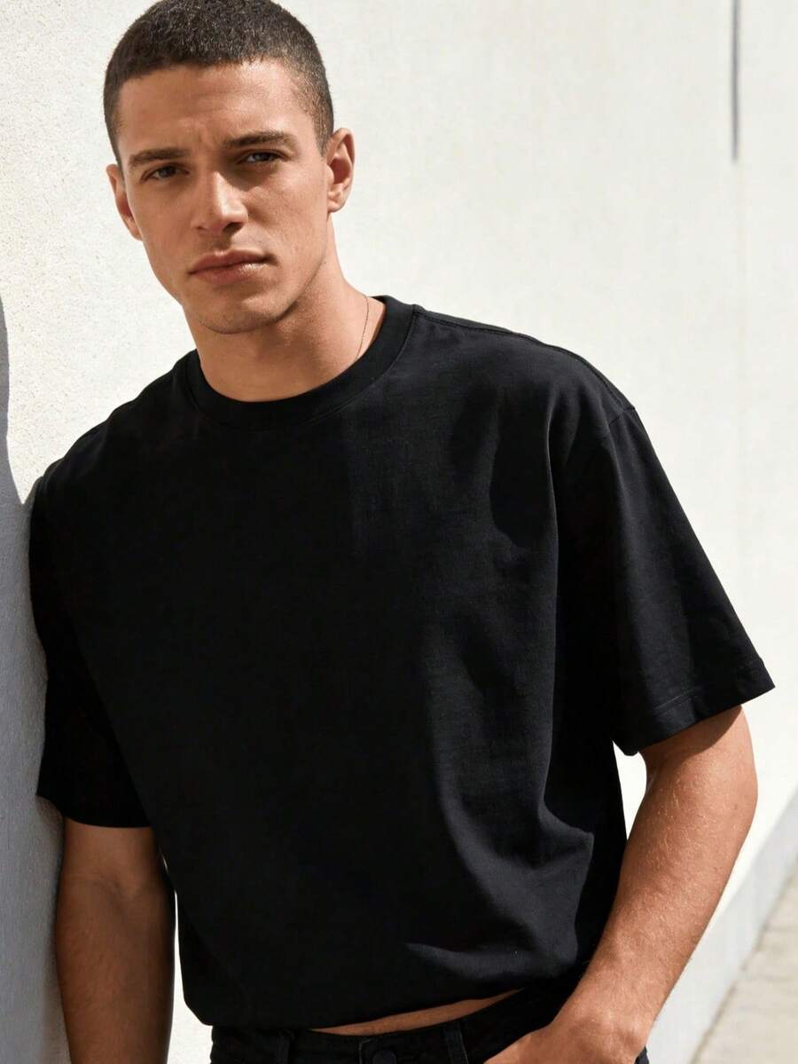 1pc Black Basic T-Shirt Plain Solid Crew Neck 1pc - Casual Short Sleeve Unisex Tee Soft Cotton Blend Minimalist Black Shirt Slim Fit Everyday Wear Essential Plain Tee For Men Women Layering Breathable Comfortable Classic Black Top - 黑色 - 查看 1