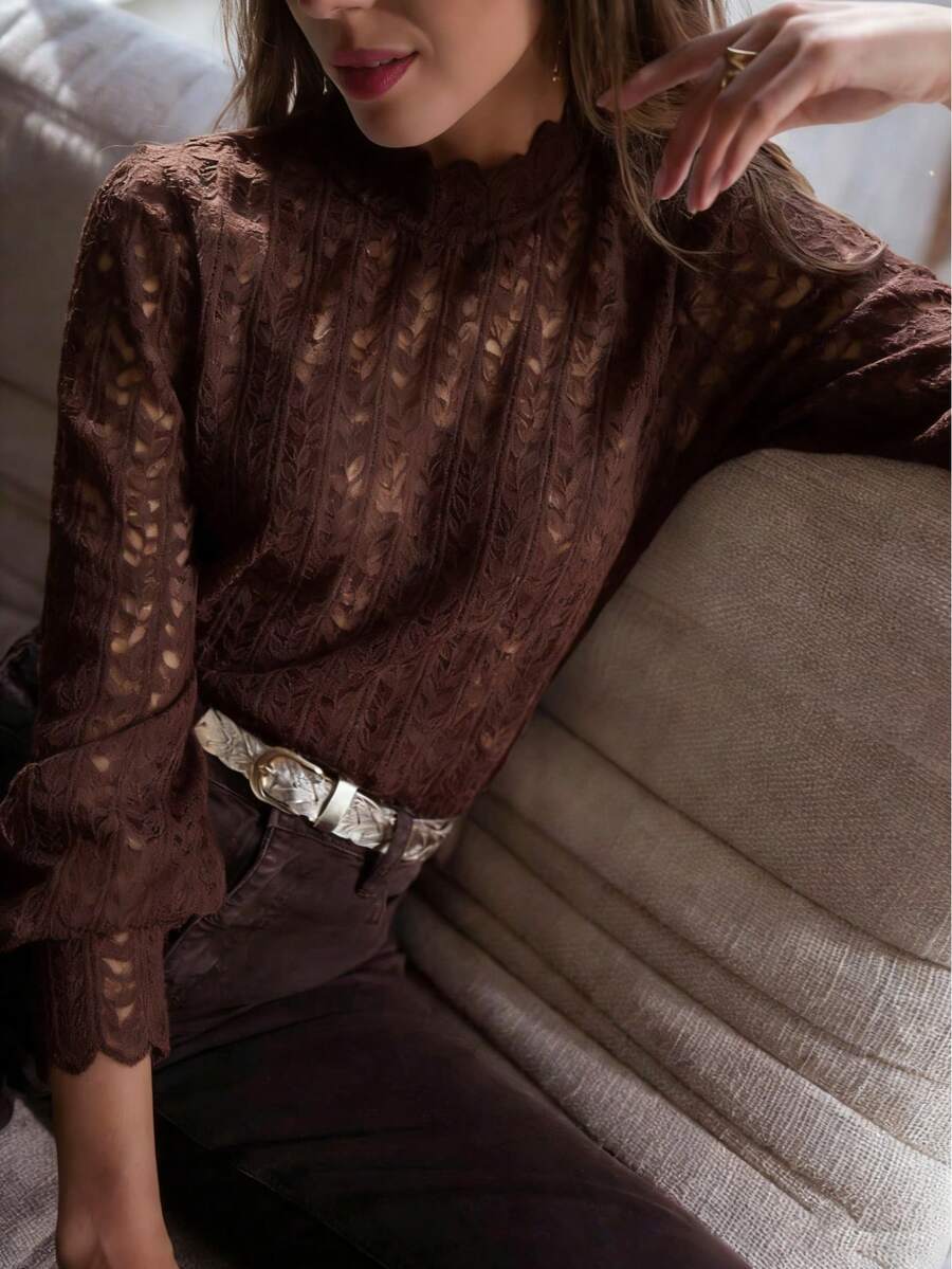 女士休闲优雅宽松蕾丝上衣,适合日常穿着、约会、下午茶等场合。精致的花卉图案增添柔美气息,春夏穿着,尽显清新优雅。搭配半裙,打造甜美风格,是与朋友聚会或周末购物的理想之选。 - 棕色 - 查看 1