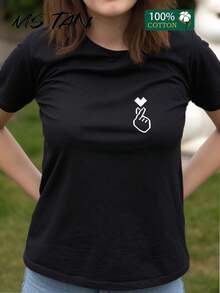 T-Shirt Y2K Negra de Algodón 100% con Diseño Minimalista de Dedo Hacia Abajo y Icono , Perfecta para Tu Estilo Casual y Trendy. ¡Atrévete a lucirla y destaca con este diseño único, ideal para los amantes de la moda moderna! - Negro - Ver 1