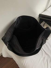 Japanese Style Crescent Moon Shaped Large Capacity Niche Retro Nylon Crossbody Bag, Casual Commuter Wide Strap Dumpling Bag, Student Plaid Shoulder Bag - Black - View 6