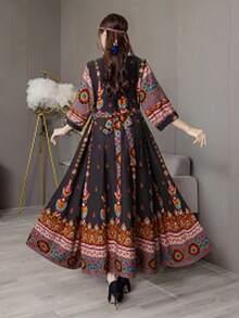 带有中东、阿拉伯、休闲、波西米亚风刺绣设计的长款连衣裙，兼具艺术感、复古风和度假风情，适合春季穿着。 - 彩色 - 查看 2