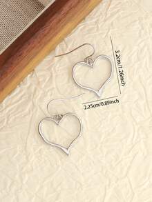 1 Pair Minimalist Geometric Hollow Heart Dangle Earrings - Silver - View 3