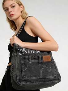 这款全新极简主义牛仔新月形单肩包采用贴袋和字母装饰，轻巧便携。包身配有可调节肩带，纯色休闲百搭，采用做旧水洗牛仔面料，并融入街头牛仔元素。此外，这款包还附赠一个红色心形吊坠，适合购物、外出、约会、商务旅行、旅游、聚会和日常通勤等各种场合。 - 黑色 - 查看 7