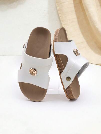 1 par de sandalias planas de estilo minimalista y casual, con diseño de flor metálica y suela antideslizante de PU suave, adecuadas para niños y niñas, ideales para compras de verano y actividades al aire libre