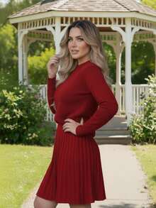 Schoolgirl Pleated Skirt And Long Sleeve Mousse Blouse Set In Tricot - Màu Đỏ Sâu - Xem 2