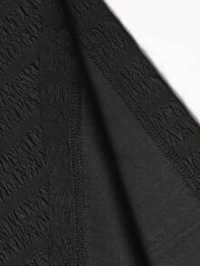 1 chiếc áo thun nam ngắn tay màu đen dày dặn, vải dệt sọc dọc, chất liệu thoáng khí, thấm hút mồ hôi, có thể giặt máy/giặt khô, phong cách giản dị tối giản, phù hợp cho đi làm và hoạt động ngoài trời mùa hè, thoải mái và thoáng khí theo phong cách cổ điển. - màu đen - Xem 9