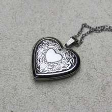 Customized Heart Shaped Stainless Steel Pendant Necklace With Photo, Photo Locket Necklace, Anniversary Gift, Mother's Day Gift For Mom/Grandma/Wife Silver Stylish, Fall Fashion, Casual, Vintage, Cuties Custom, Personalized, Unique Ideal Gifts For Her Girlfriend, Mom, Family, Friends, Daughter, Her, Grandparents For Anniversaries, For Birthday,Delicate Romance - 彩色 - 查看 3