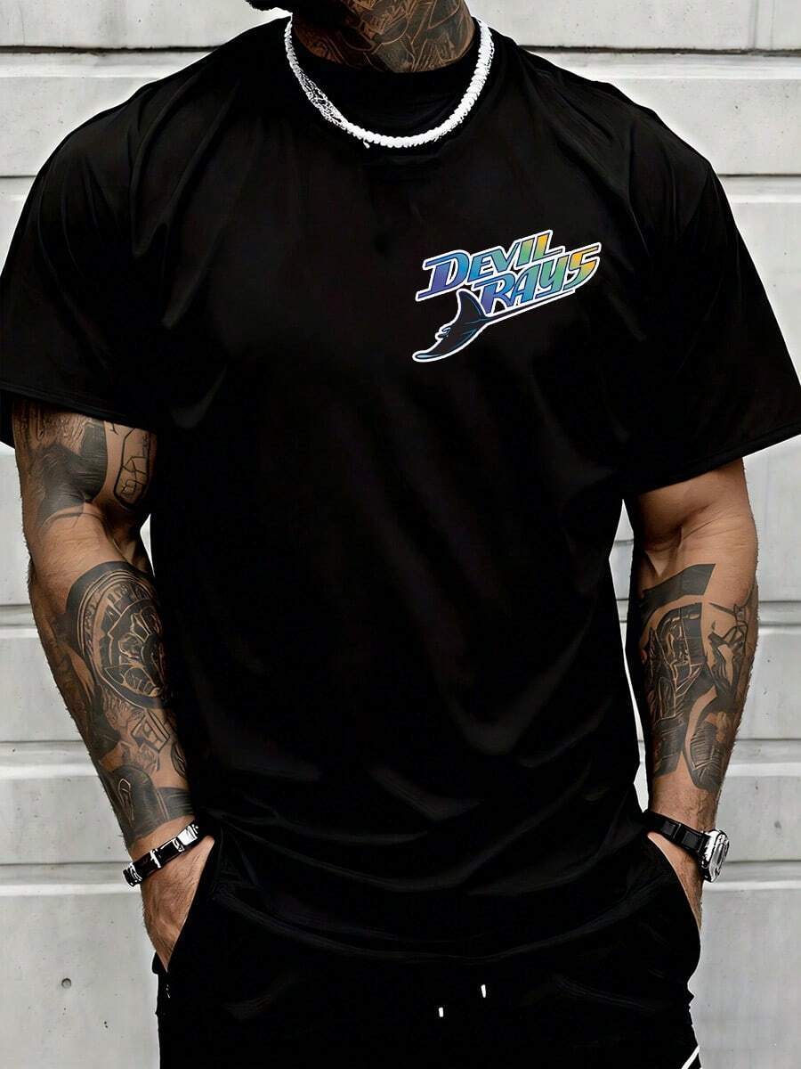 Baseball League Black T-Shirt, Printed With A Vintage Gradient Style "DEVIL RAYS" Team Name Graphic. A Fashionable And Casual T-Shirt For Sports, Fitness, Streetwear, And Personalized Styling.  A Graphic T-Shirt Suitable For Both Men And Women. - 黑色5 - 查看 1
