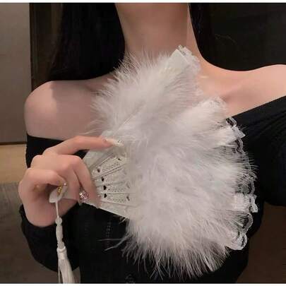 Best-Selling Cosplay Costume Party Lady Lolita Dance Fan With Elegant Lace And Fluffy Feathers For Dancing Performance. A Beautiful Fan With A Pendant.