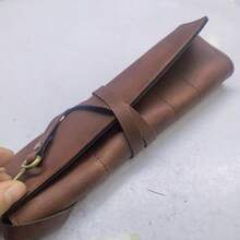 1个复古疯马皮PU皮革铅笔盒，多功能文具收纳卷袋，可装多支笔，高端返校必备单品 - A - 查看 7